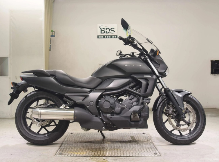 Мотоцикл Honda CTX700N з пробігом 6079 km