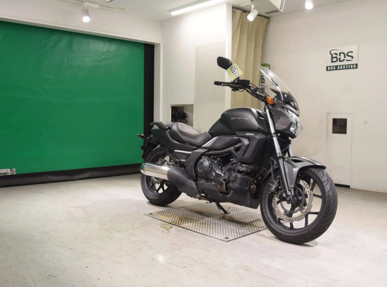 Мотоцикл Honda CTX700N з пробігом 6079 km