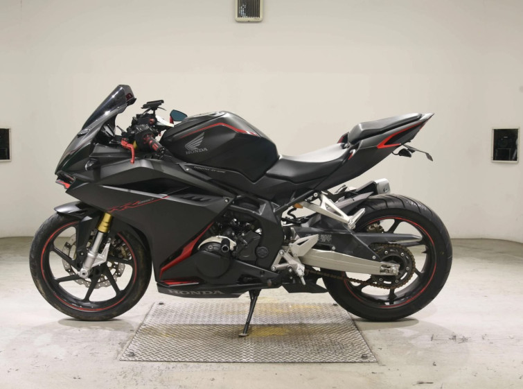 Мотоцикл Honda CBR250RR с пробегом 11331 km