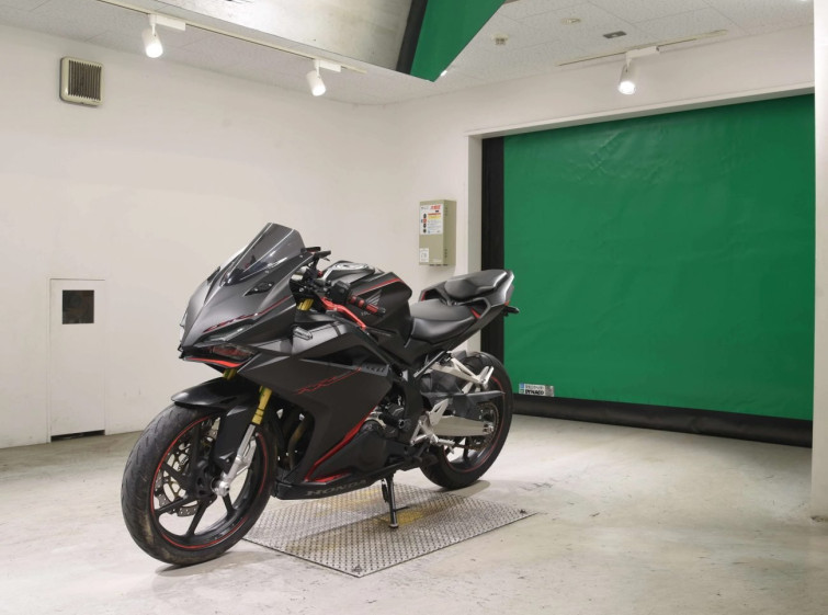 Мотоцикл Honda CBR250RR с пробегом 11331 km