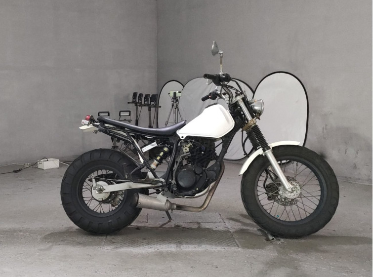 Мотоцикл Yamaha TW200 с пробегом 23757 km