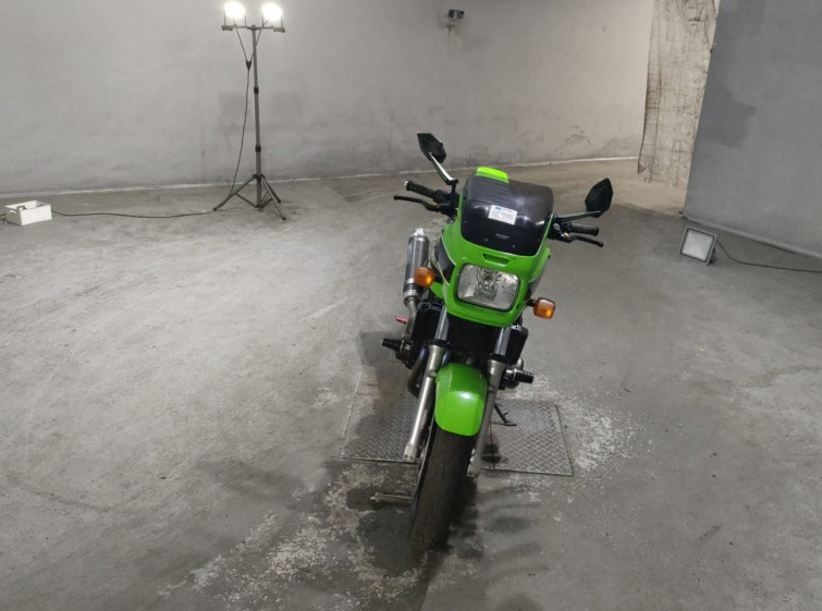 Мотоцикл Kawasaki ZRX400 з пробігом 8525 km