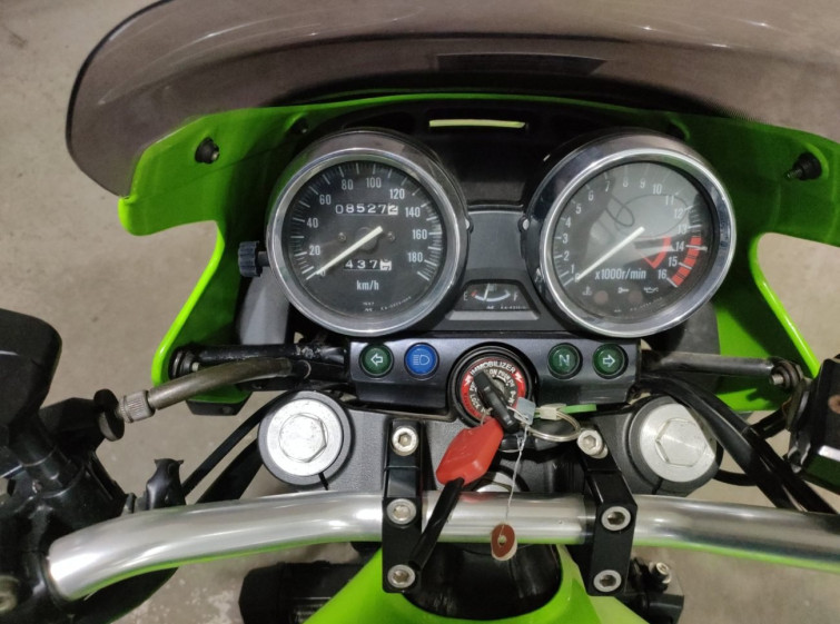 Мотоцикл Kawasaki ZRX400 з пробігом 8525 km