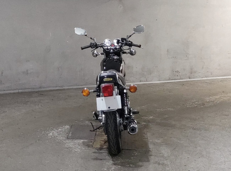 Мотоцикл Yamaha SR400 с пробегом 11580 km