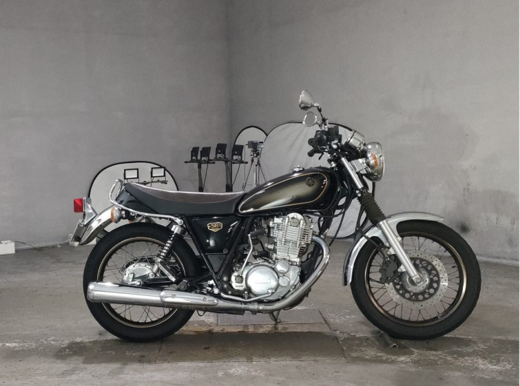 Мотоцикл Yamaha SR400 с пробегом 11580 km