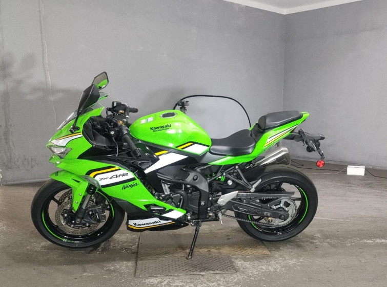 Мотоцикл Kawasaki NINJA ZX-4RR с пробегом 13243 km
