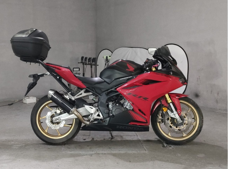 Мотоцикл Honda CBR250RR с пробегом 31767 km