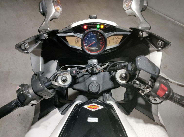 Мотоцикл Honda VFR1200FD з пробігом 31429 km