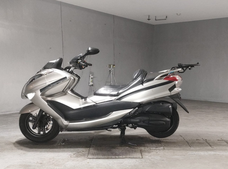 Мотоцикл Yamaha MAJESTY250
