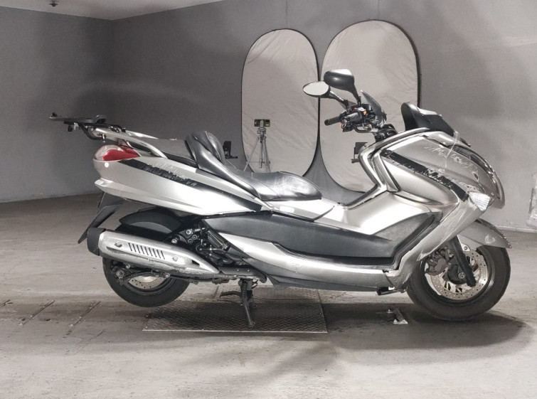 Мотоцикл Yamaha MAJESTY250