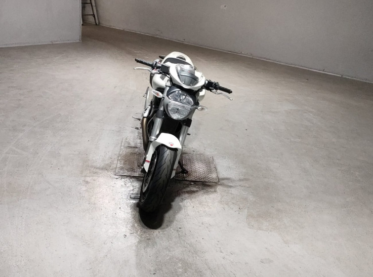 Мотоцикл Ducati MONSTER 696 PLUS з пробігом 23426 km