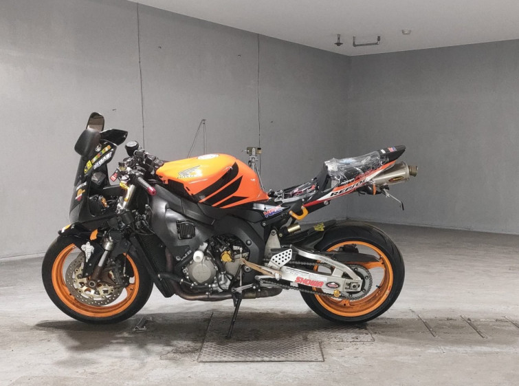 Мотоцикл Honda CBR1000RR с пробегом 75856 km