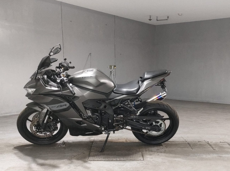Мотоцикл Kawasaki NINJA ZX-4R SE з пробігом 10281 km
