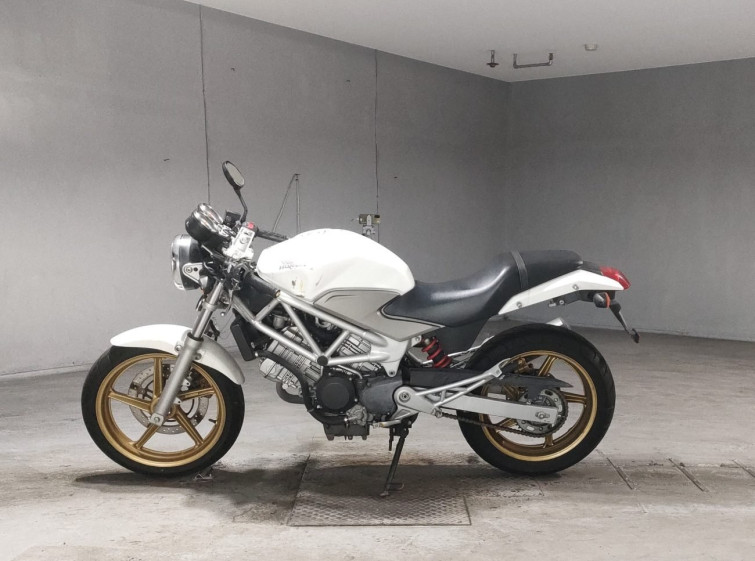 Мотоцикл Honda VTR250 з пробігом 20209 km