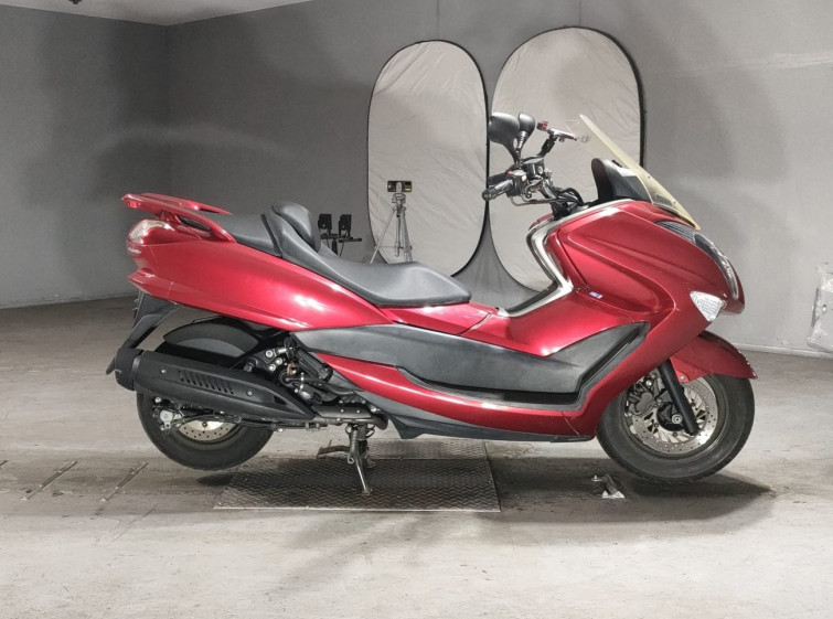 Мотоцикл Yamaha MAJESTY250