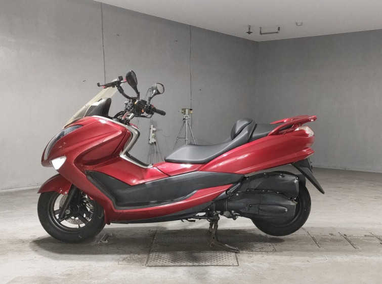 Мотоцикл Yamaha MAJESTY250