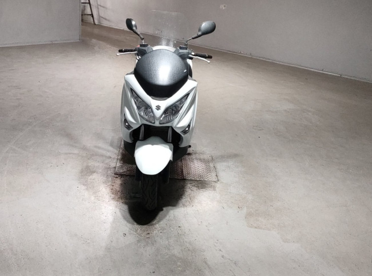 Мотоцикл Suzuki BURGMAN 200 з пробігом 57564 km