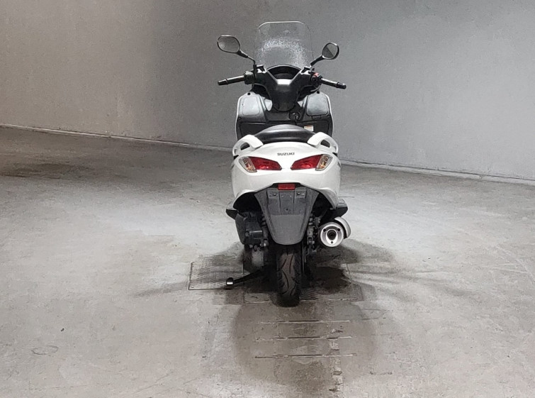 Мотоцикл Suzuki BURGMAN 200 з пробігом 57564 km