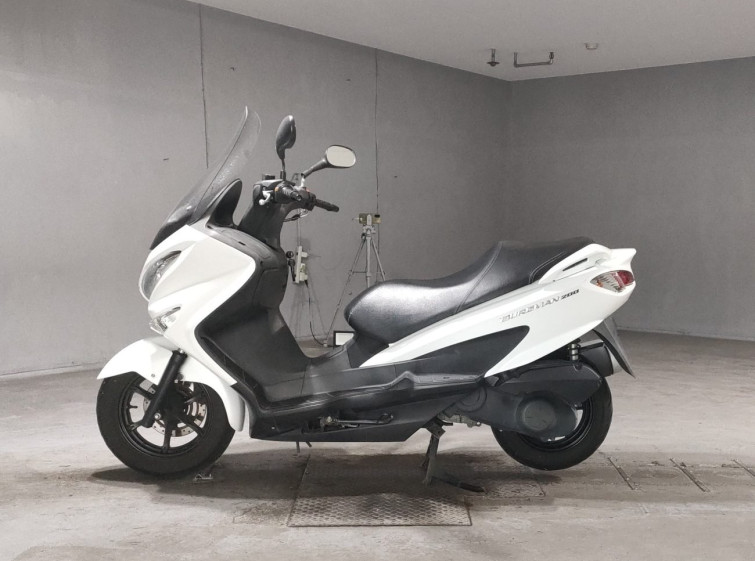 Мотоцикл Suzuki BURGMAN 200 з пробігом 57564 km