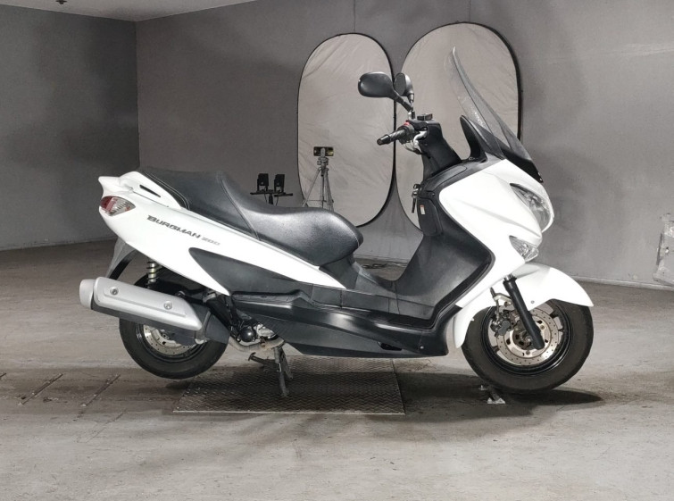 Мотоцикл Suzuki BURGMAN 200 з пробігом 57564 km