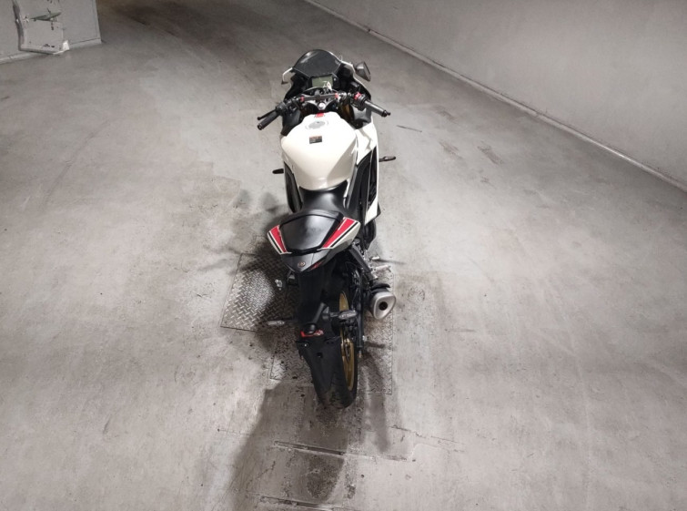 Мотоцикл Yamaha YZF-R3 з пробігом 9375 km