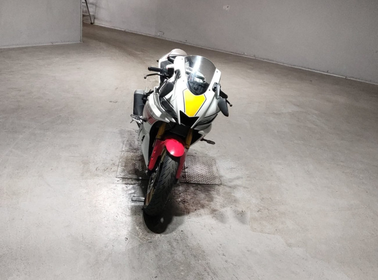 Мотоцикл Yamaha YZF-R3 з пробігом 9375 km