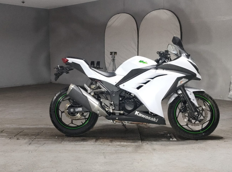 Мотоцикл Kawasaki NINJA250 з пробігом 12672 km