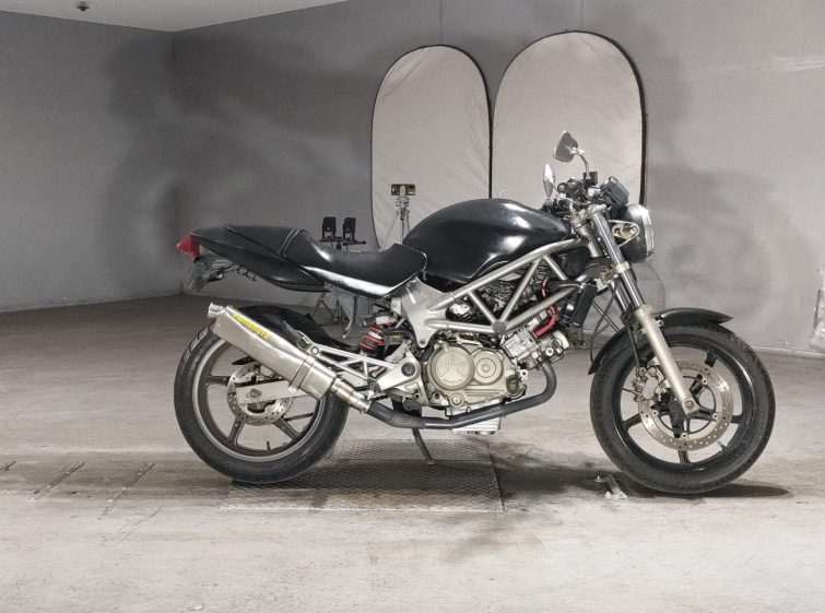 Мотоцикл Honda VTR250 з пробігом 54902 km