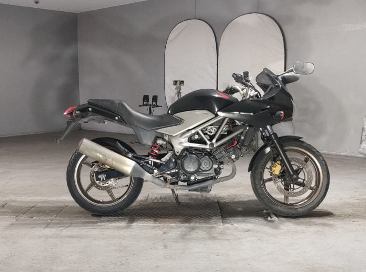 Мотоцикл Honda VTR250F з пробігом 118884 km