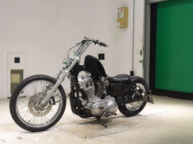 Мотоцикл HD SPORTSTER XLH883 з пробігом 1916 km