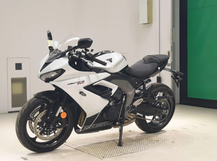 Мотоцикл Triumph DAYTONA660 с пробегом 1138 km