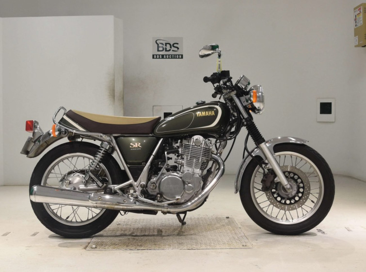 Мотоцикл Yamaha SR400 с пробегом 8262 km