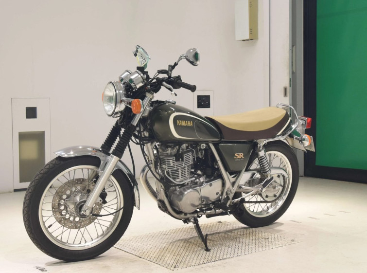 Мотоцикл Yamaha SR400 с пробегом 8262 km