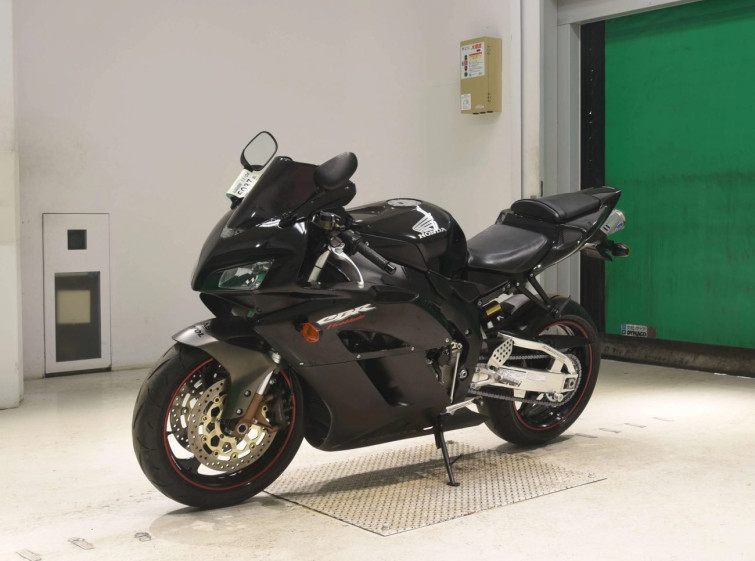 Мотоцикл Honda CBR1000RR с пробегом 18598 km