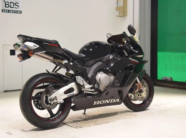Мотоцикл Honda CBR1000RR с пробегом 18598 km