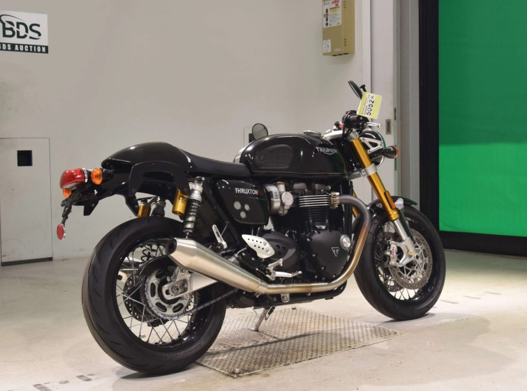 Мотоцикл Triumph THRUXTON1200RS з пробігом 15871 km