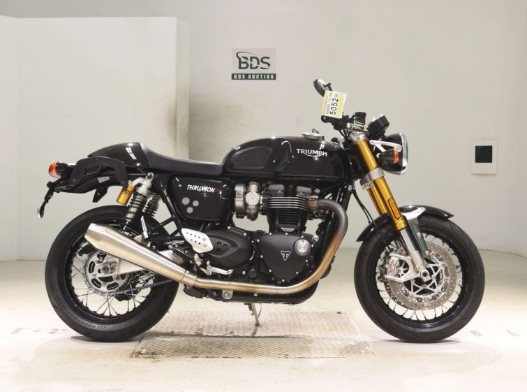 Мотоцикл Triumph THRUXTON1200RS з пробігом 15871 km