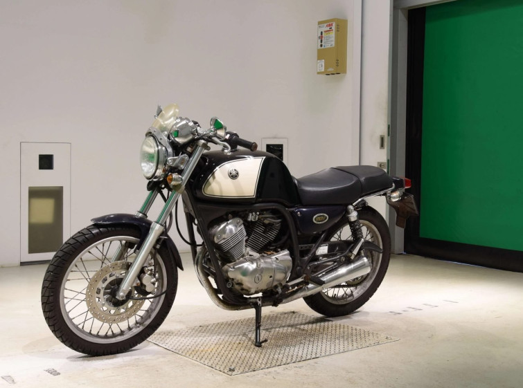 Мотоцикл Yamaha SRV250S з пробігом 5895 km