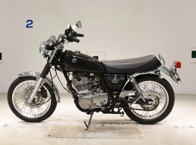 Мотоцикл Yamaha SR400 з пробігом 6805 km