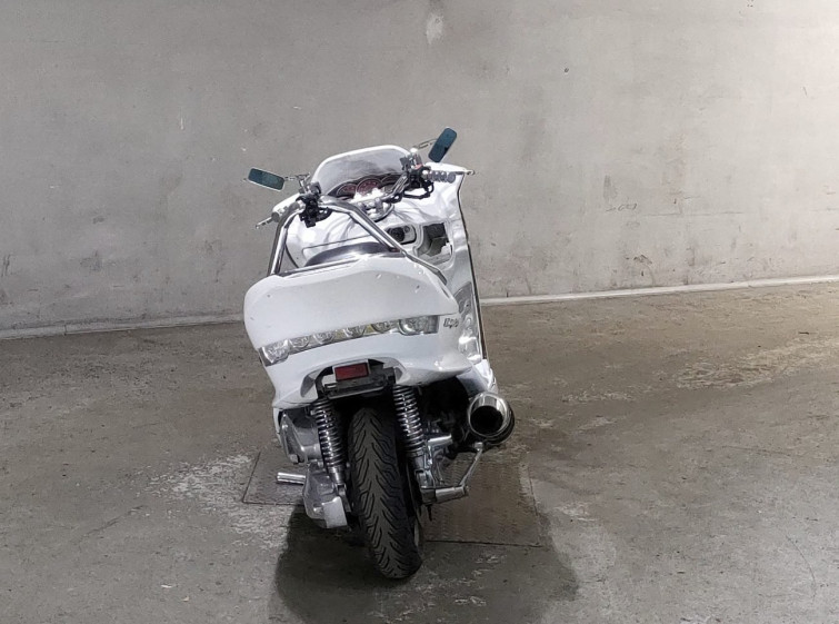 Мотоцикл Yamaha MAJESTY250