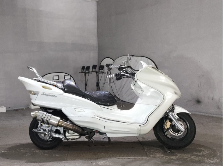 Мотоцикл Yamaha MAJESTY250