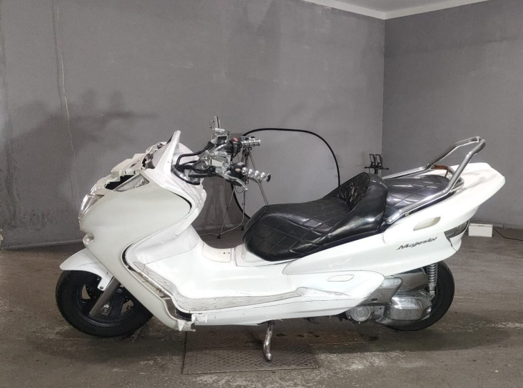 Мотоцикл Yamaha MAJESTY250