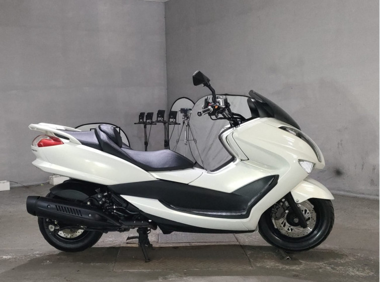 Мотоцикл Yamaha MAJESTY250 с пробегом 8450 km