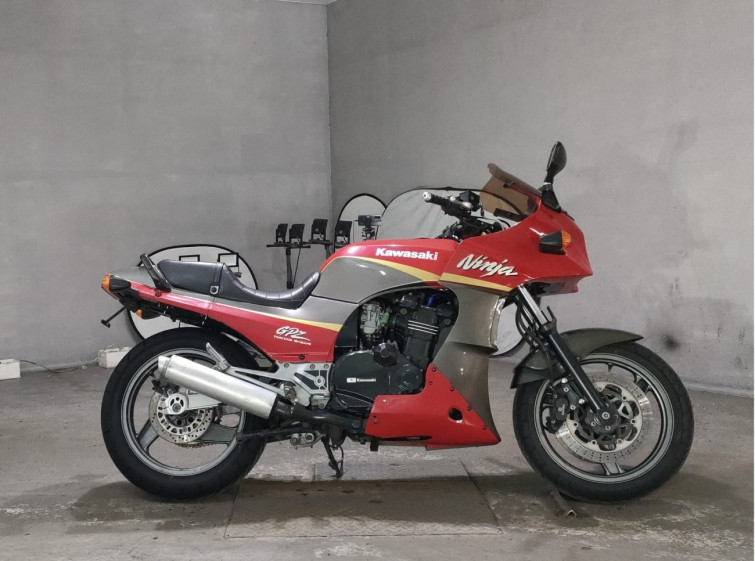 Мотоцикл Kawasaki GPZ900R з пробігом 30945 km
