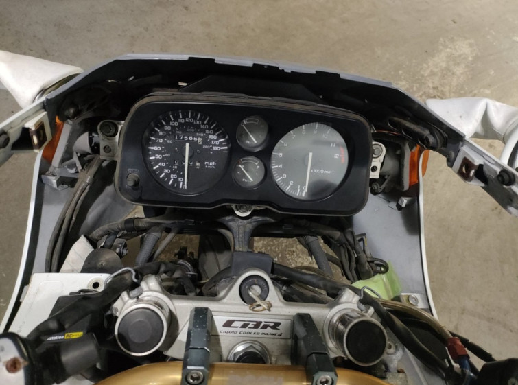 Мотоцикл Honda CBR1000F с пробегом 17586 m