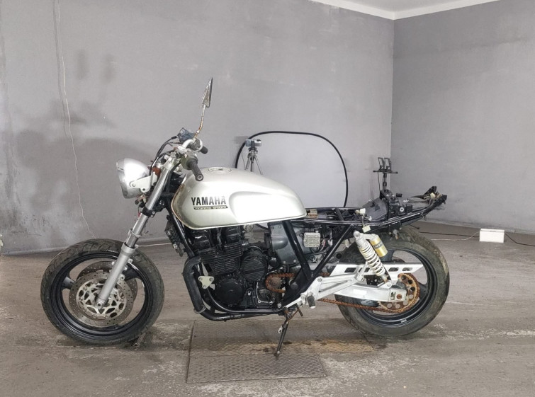 Мотоцикл Yamaha XJR400
