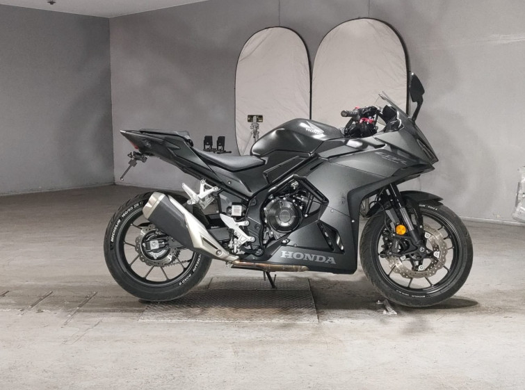 Мотоцикл Honda CBR400R з пробігом 9915 km