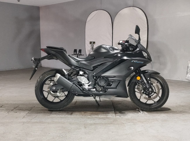 Мотоцикл Yamaha YZF-R25 с пробегом 9004 km
