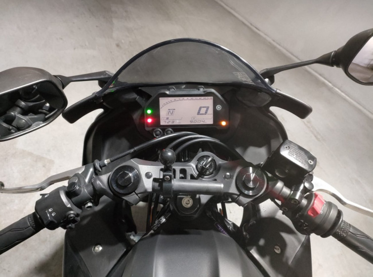 Мотоцикл Yamaha YZF-R25 с пробегом 9004 km