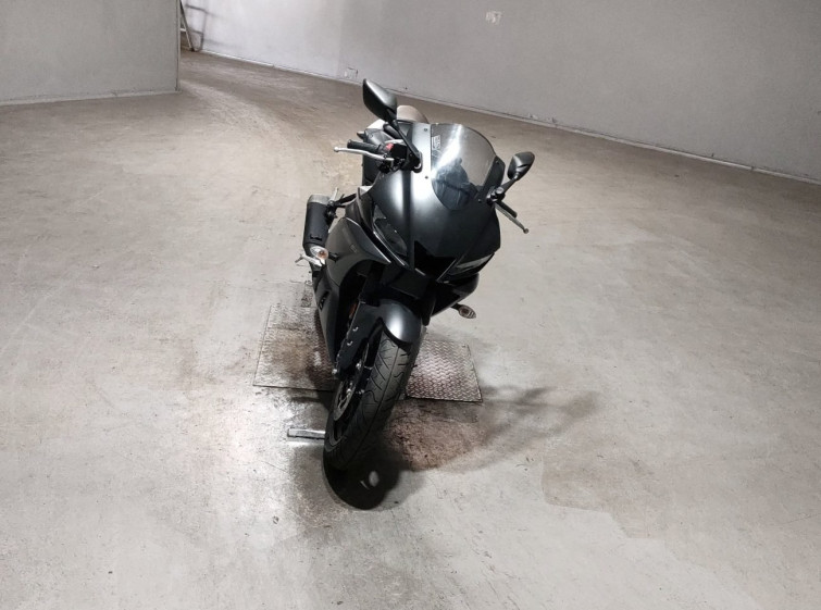 Мотоцикл Yamaha YZF-R25 с пробегом 9004 km